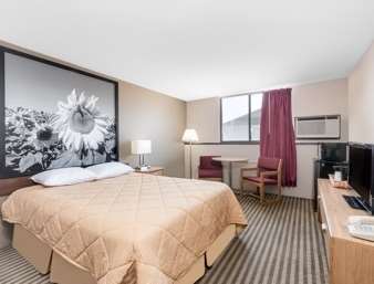 Super 8 By Wyndham Bowman Hotell Rom bilde